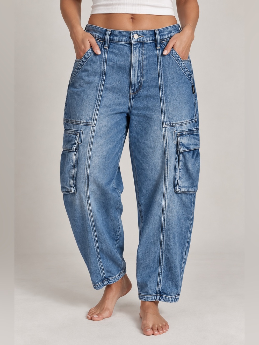 Silver Jeans Co Women Denim Cargo Jeans W33 L29 Relaxed Fit Cropped Utility
